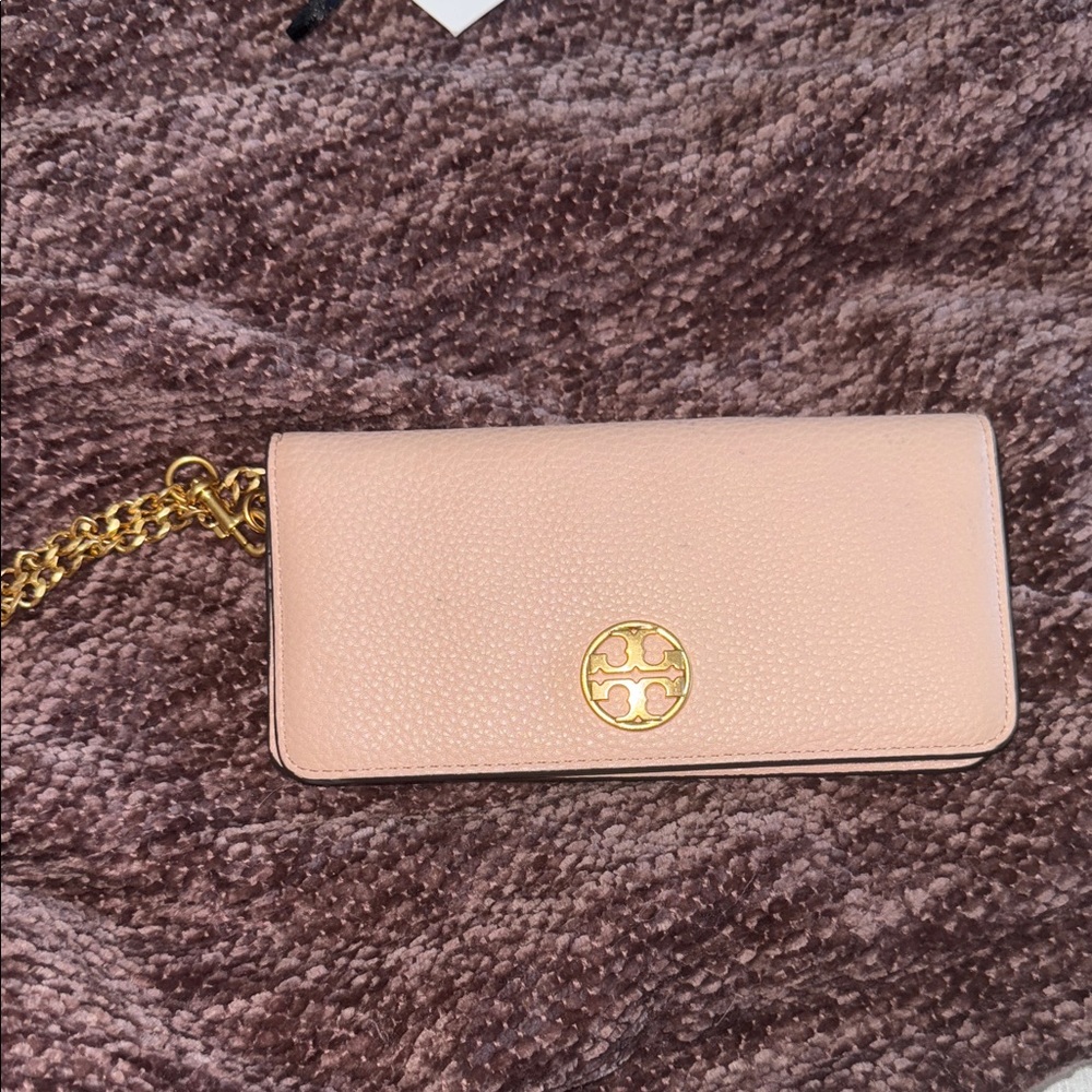 Tory Burch Chelsea wristlet pouch